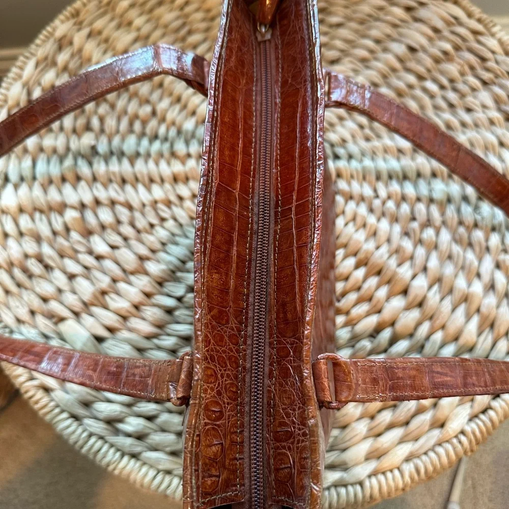 100% genuine alligator handbag/purse from Nicaragua. - Picture 4 of 8
